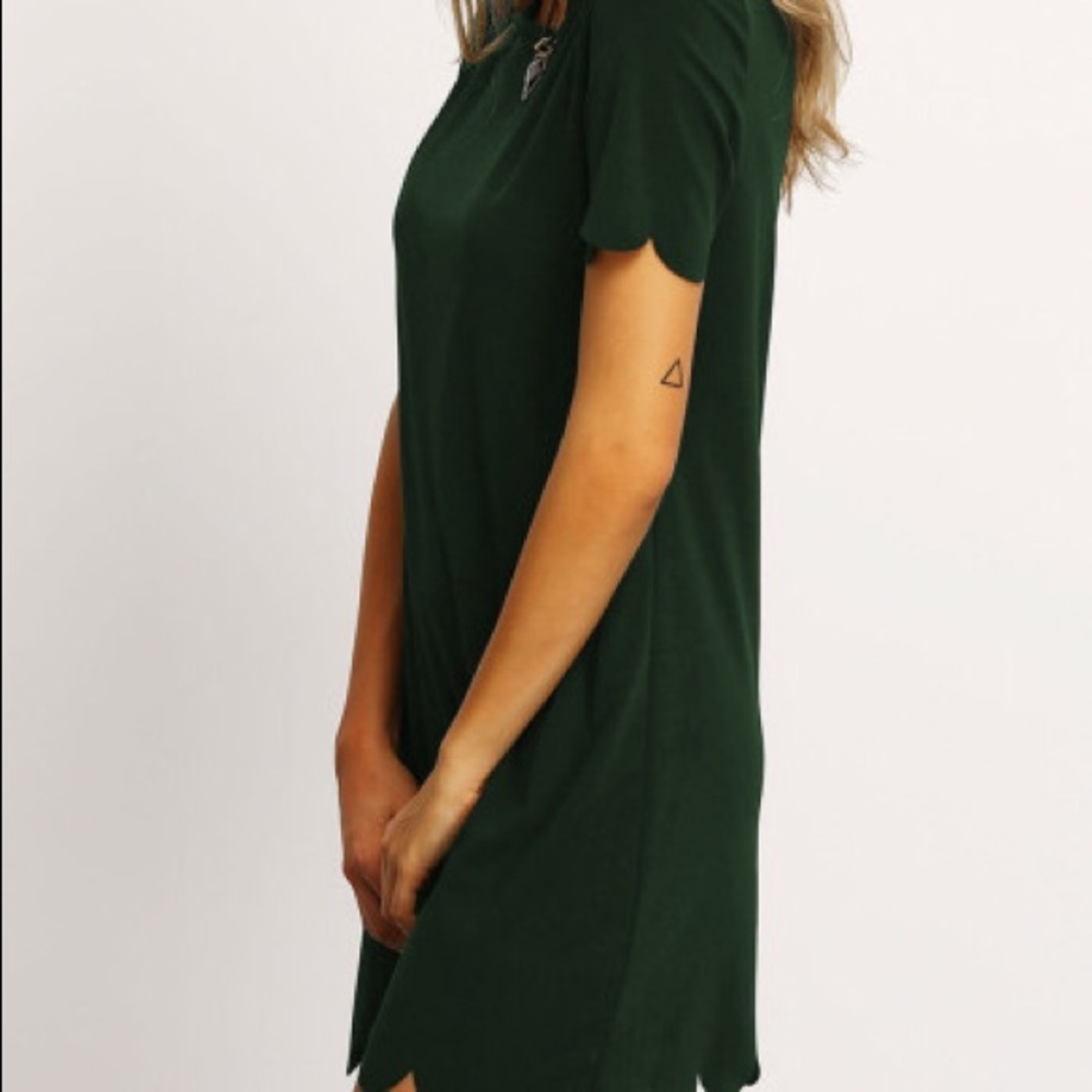 LAST 2‼️IN STOCK ‼️Dark green back scallop - dress - Picture 4 of 7